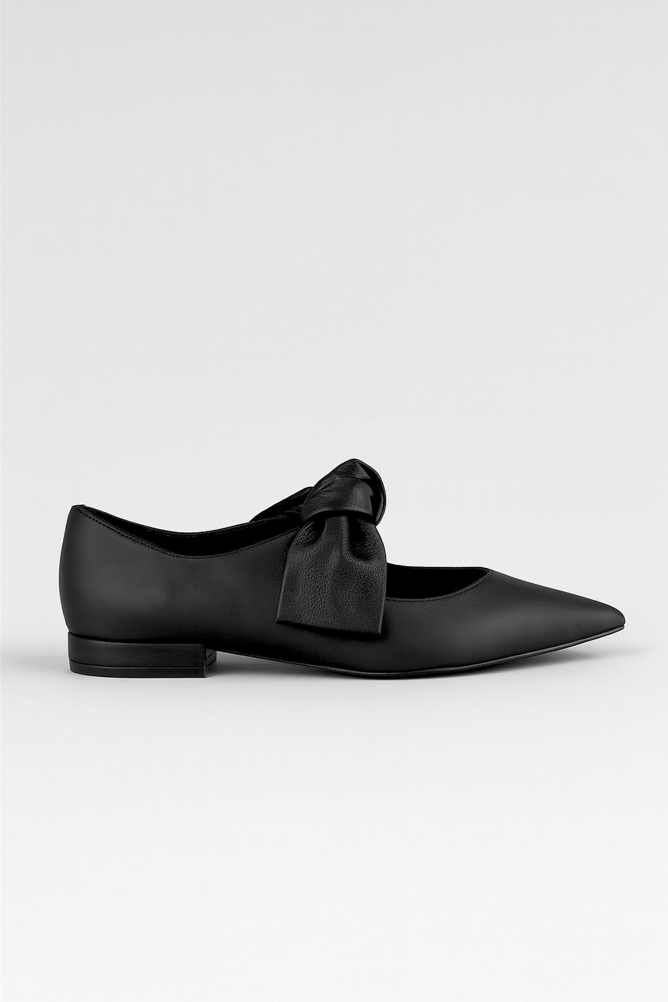 Langley Flats in Black