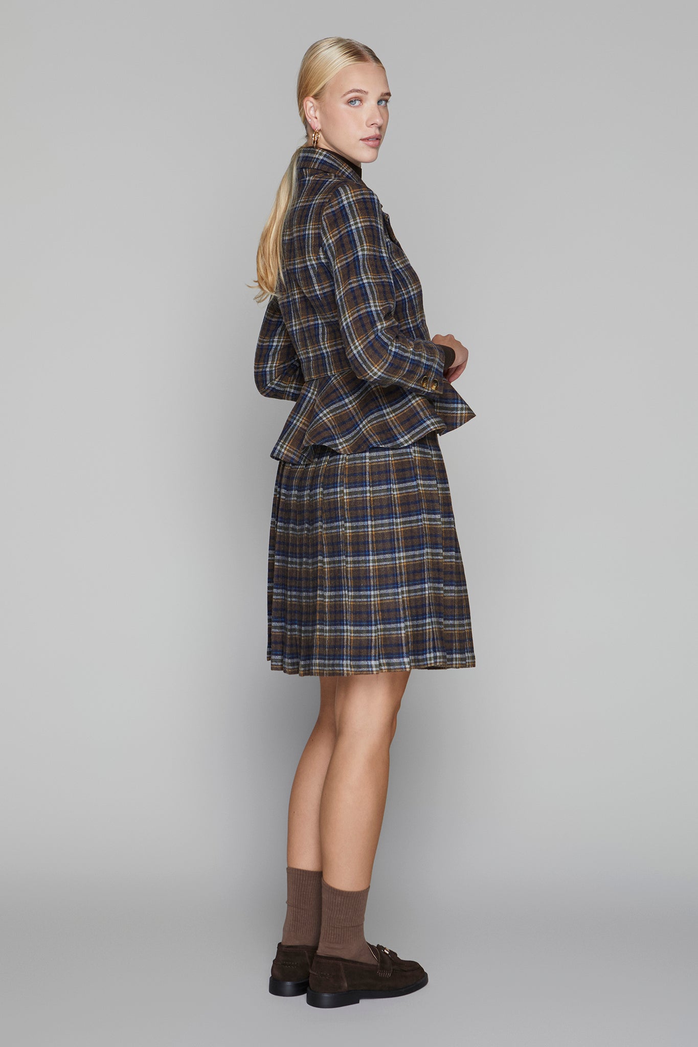Briar Pleated Skirt in Cocoa / Navy Plaid