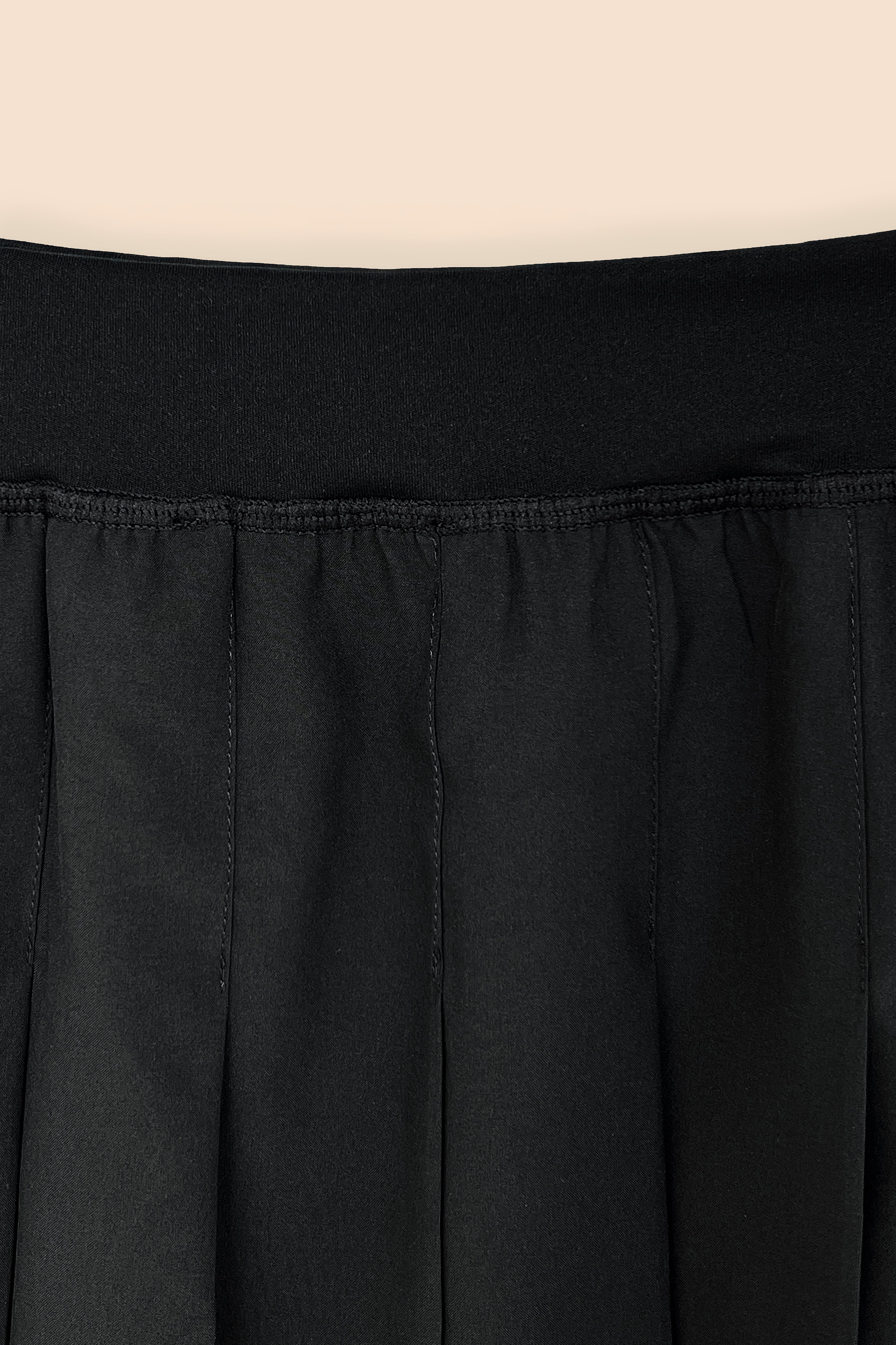 Heila II Skirt in Black