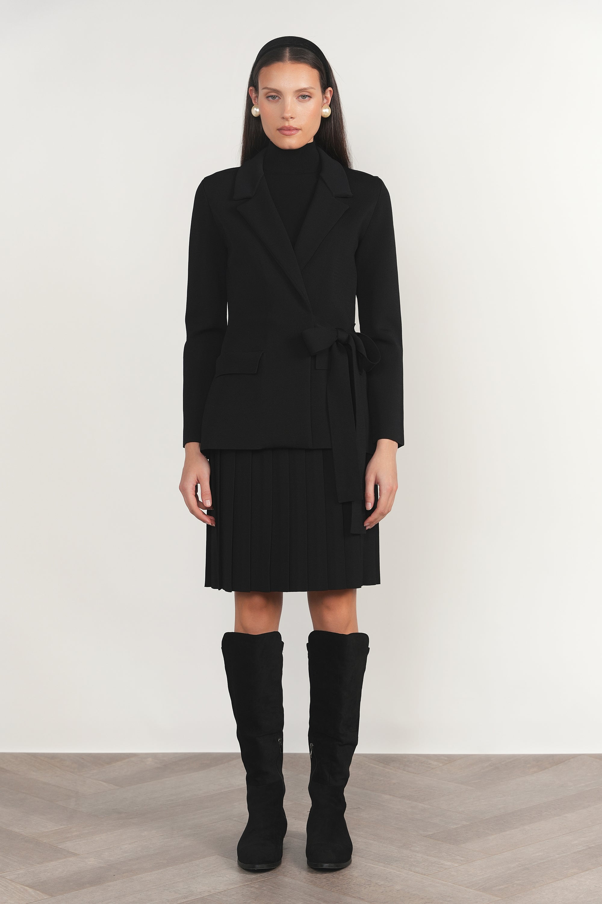 Neva Blazer in Black