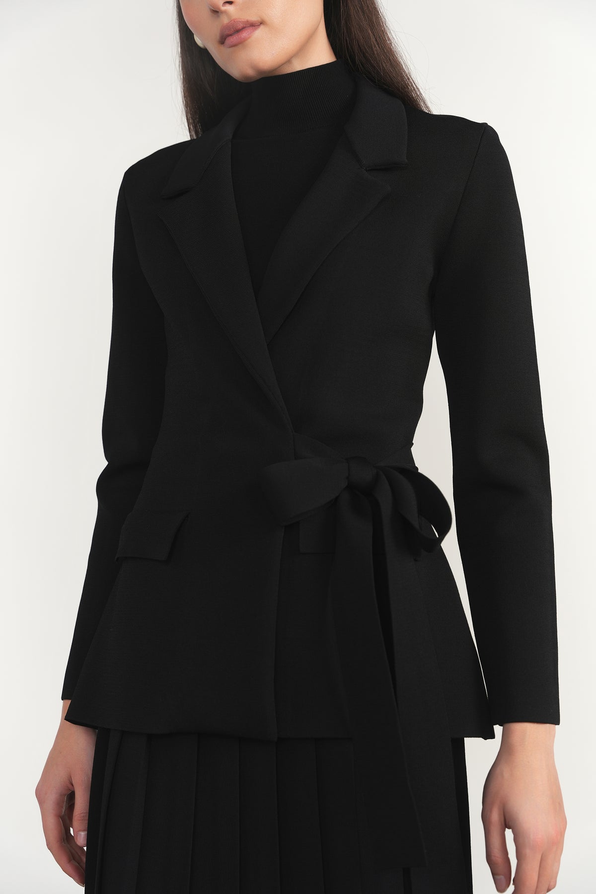 Neva Blazer in Black