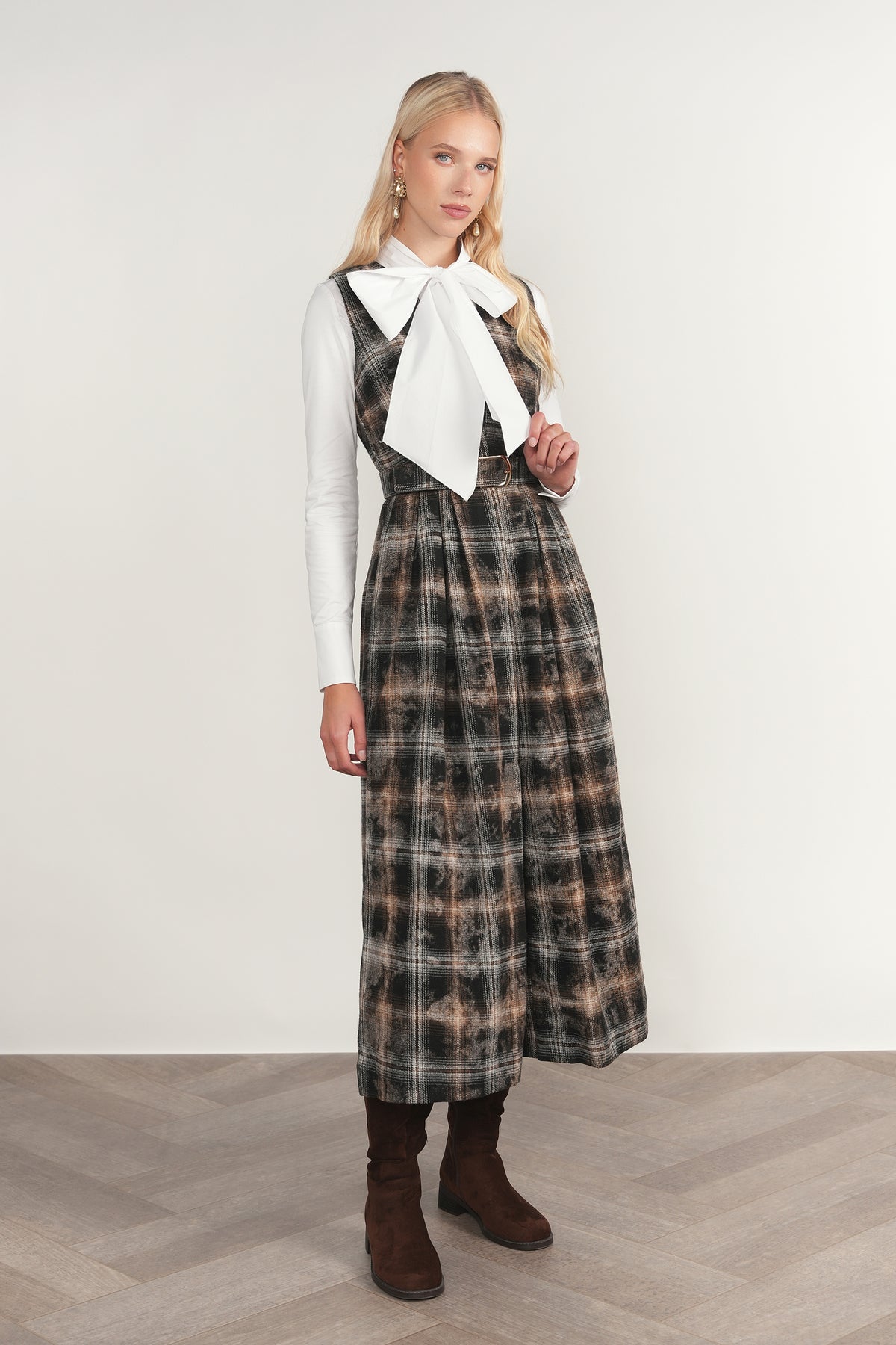 Tiber Jumper in Black / Fudge Plaid