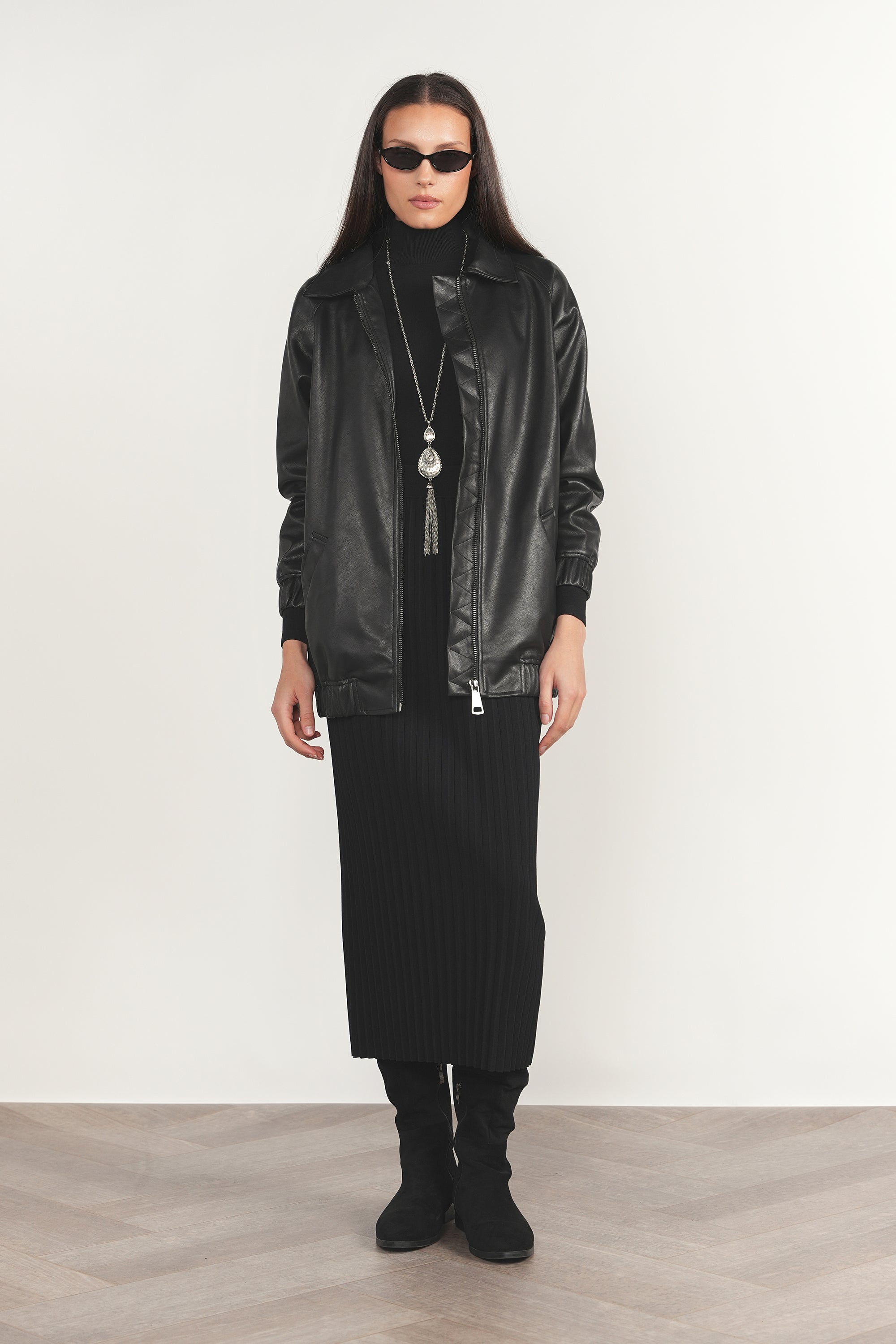 Nore Bomber in Black