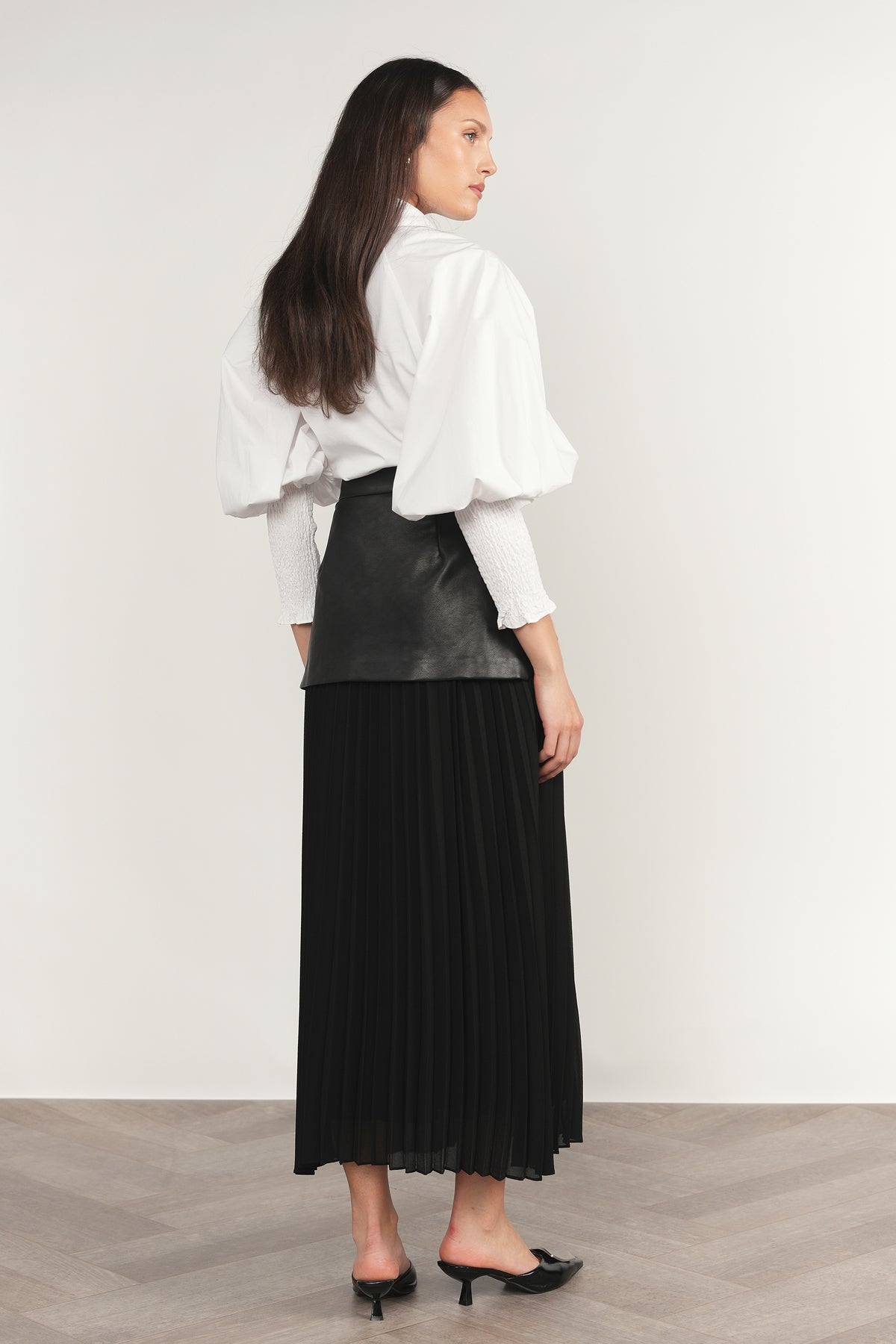 Dee Skirt in Black