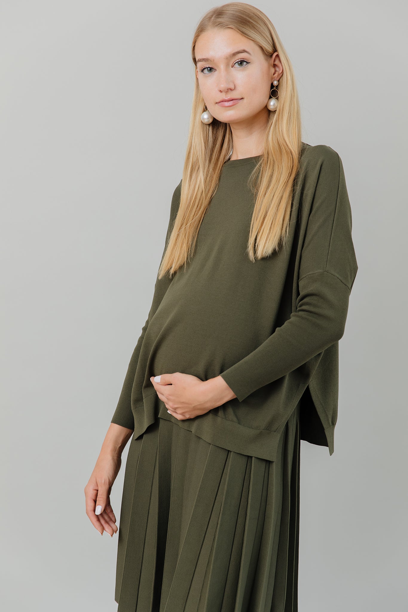The Maternity Infinity Skirt in Basil
