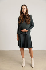 Maternity Infinity Skirt in Evergreen