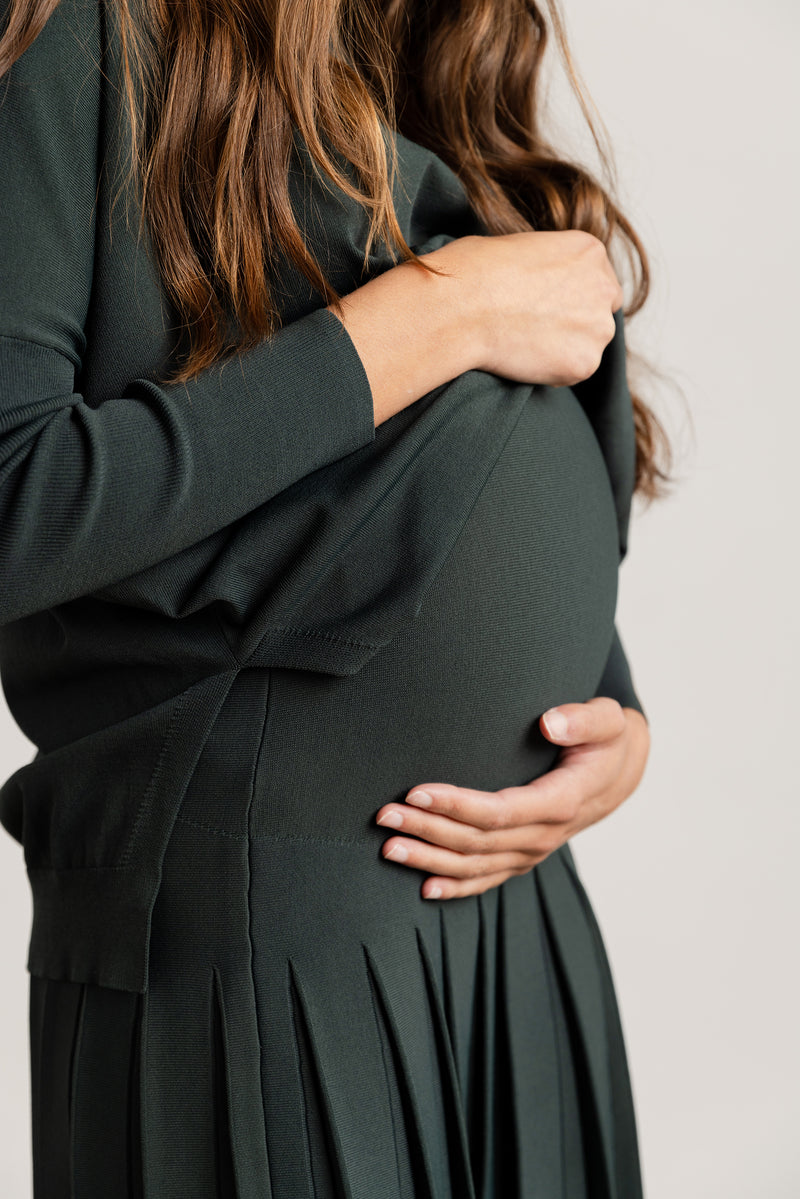 Maternity Infinity Skirt in Evergreen