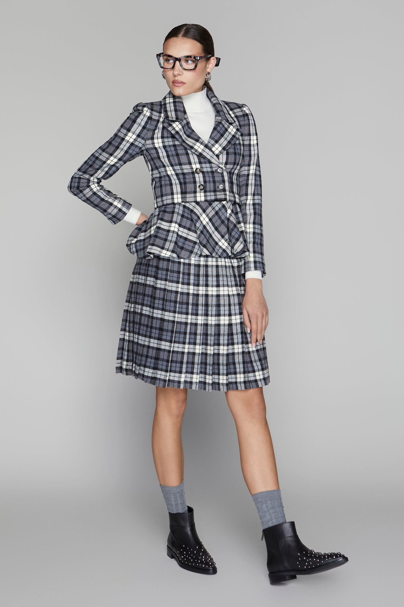 Briar Pleated Skirt in Black / Graphite Plaid