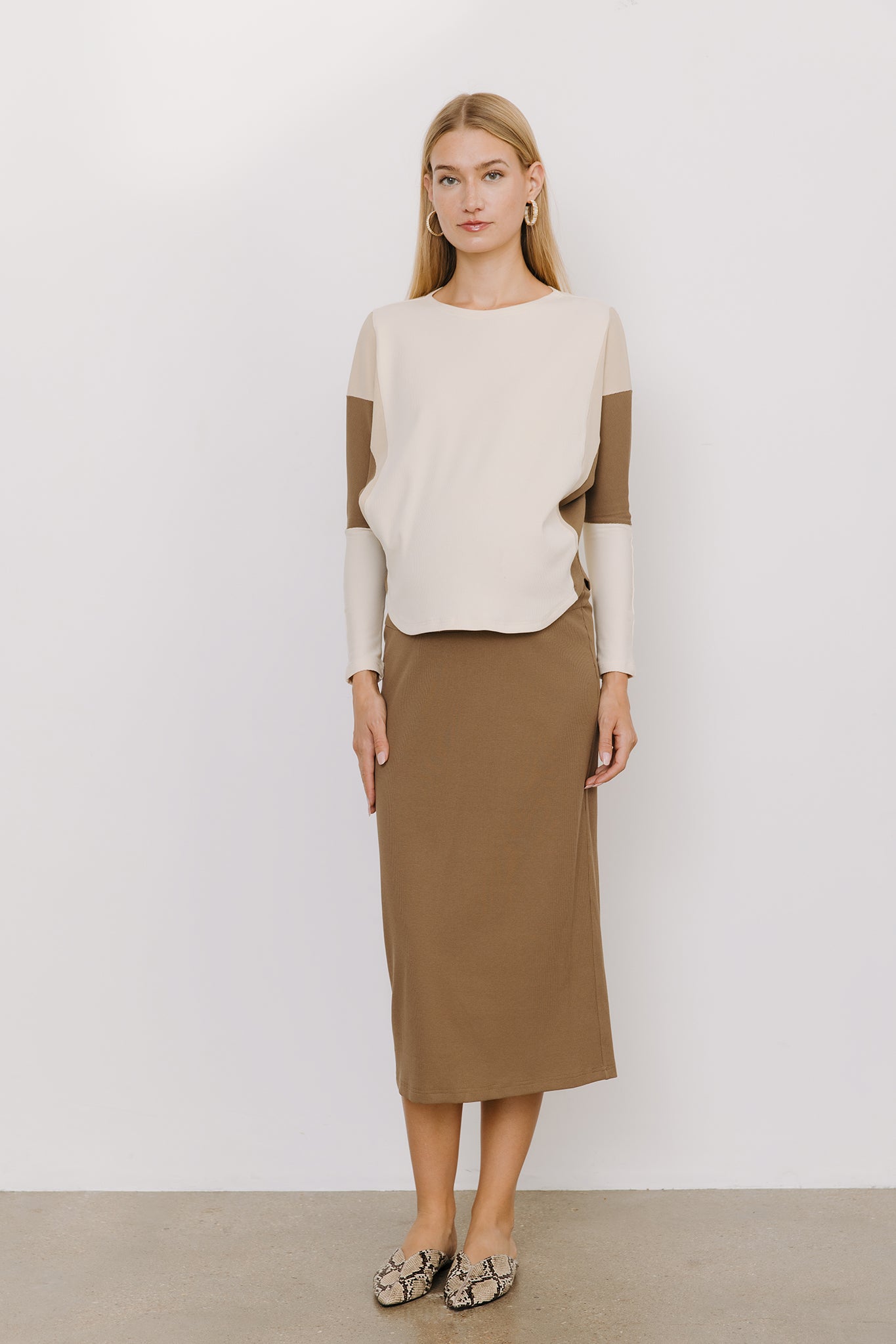 Sapphire Maternity Skirt in Mocha