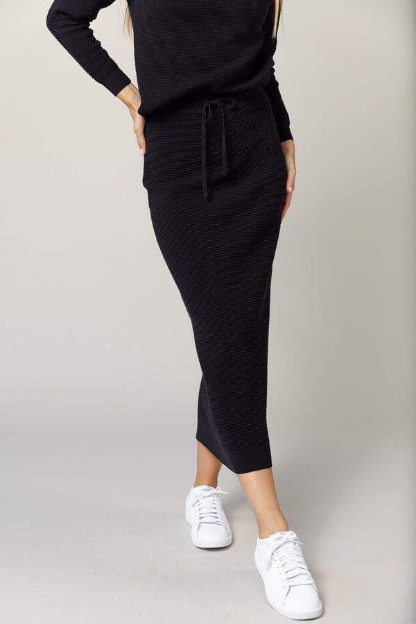 Alinea Midi Skirt in Black