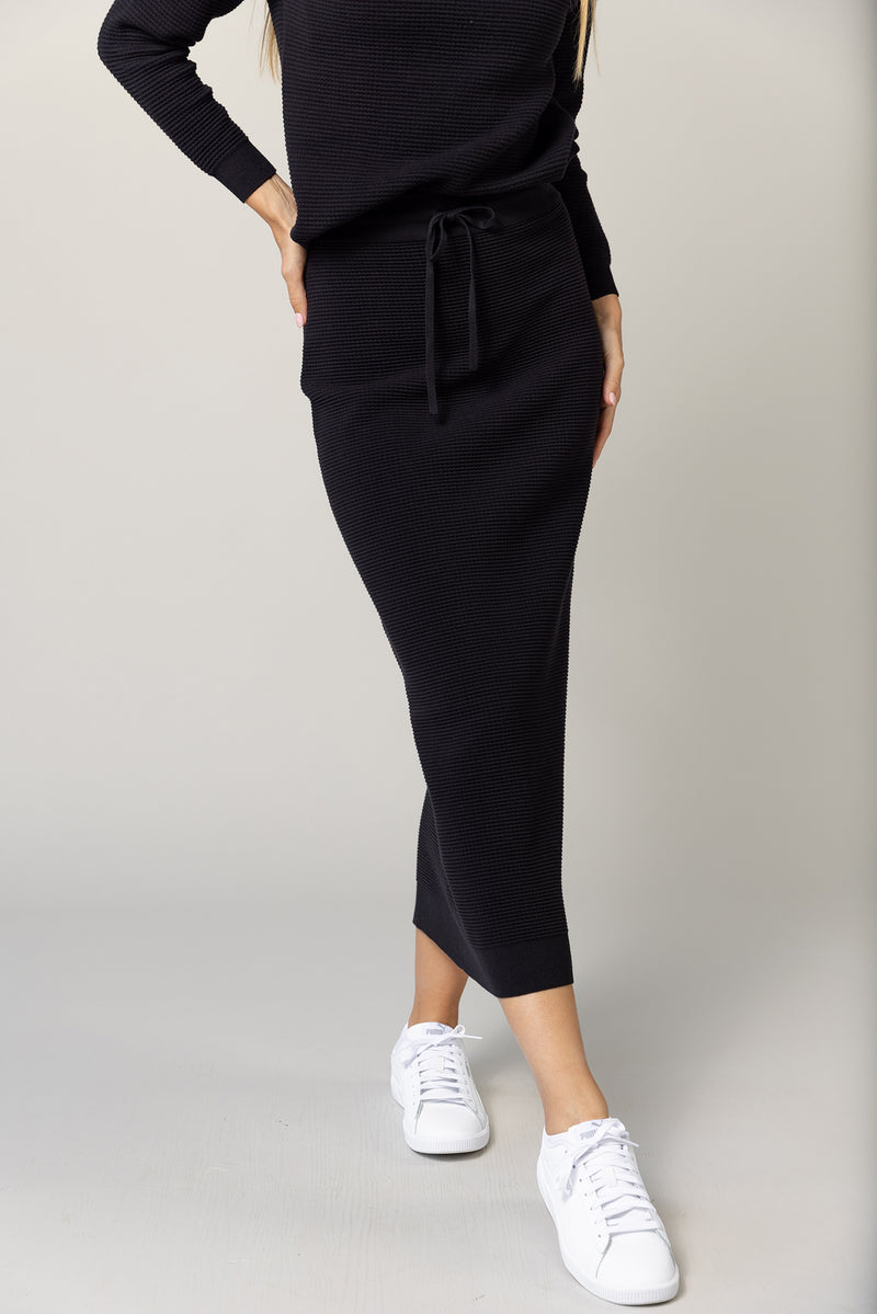 Alinea Midi Skirt in Black