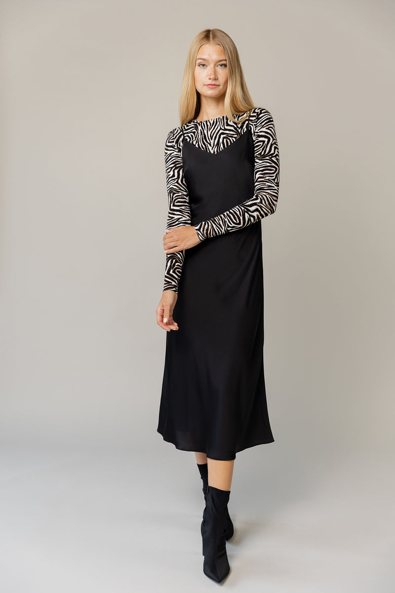 Demera Dress in Black