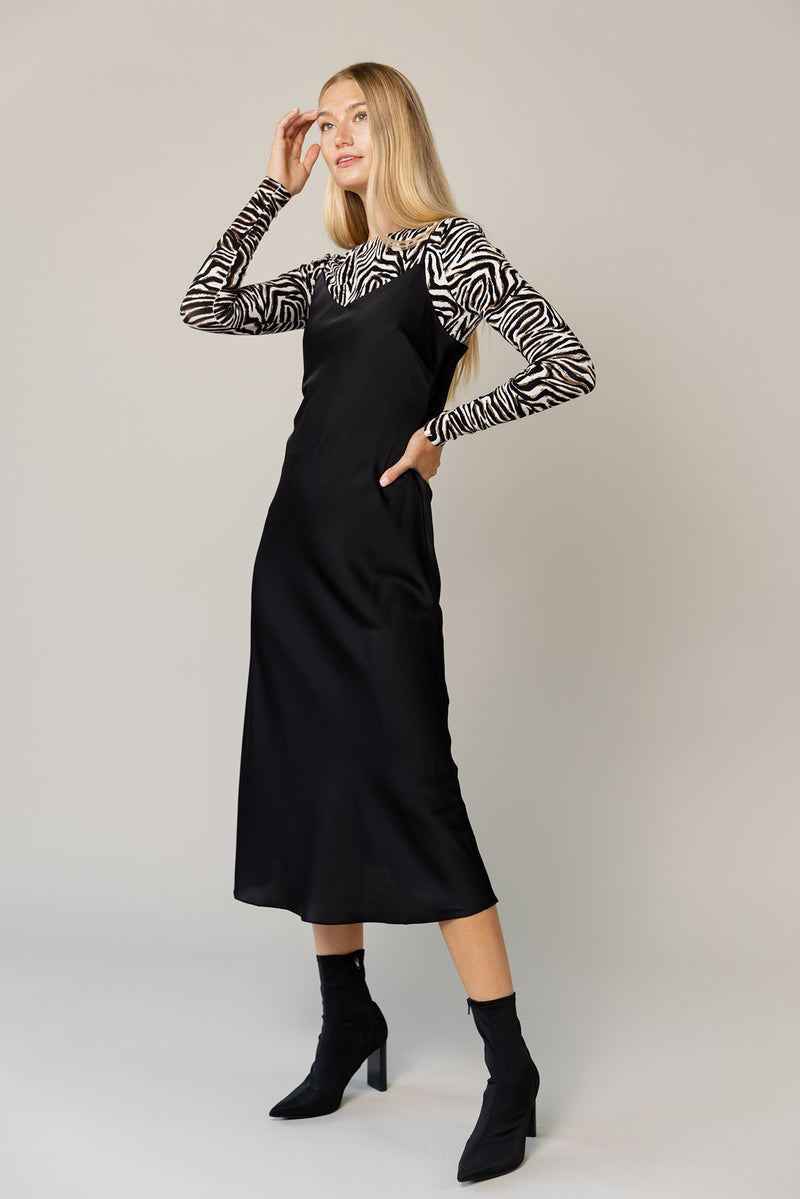 Demera Dress in Black