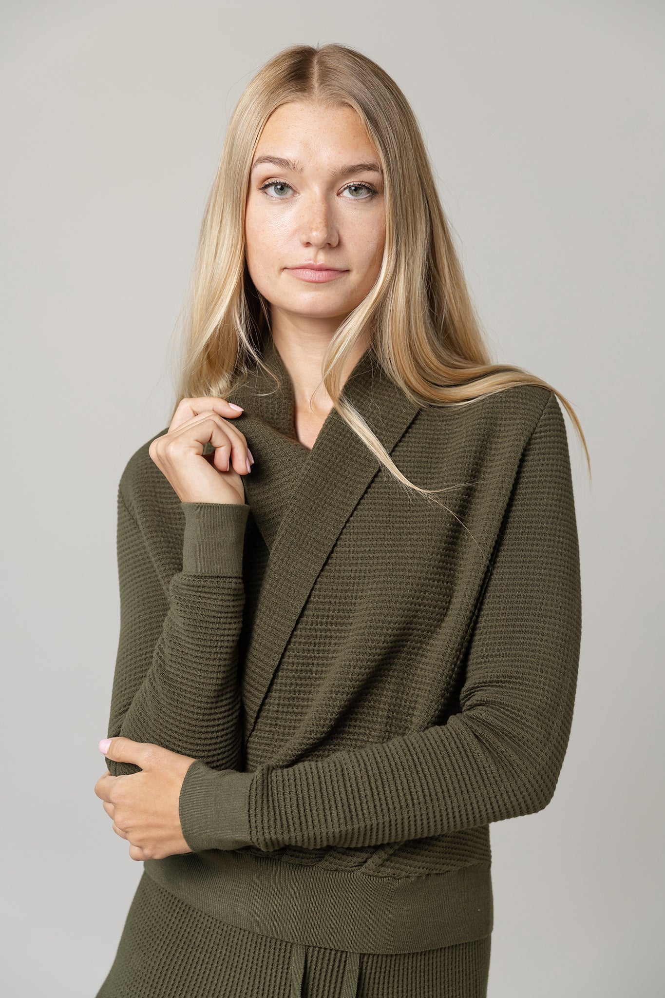 Alinea Wrap Top in Basil