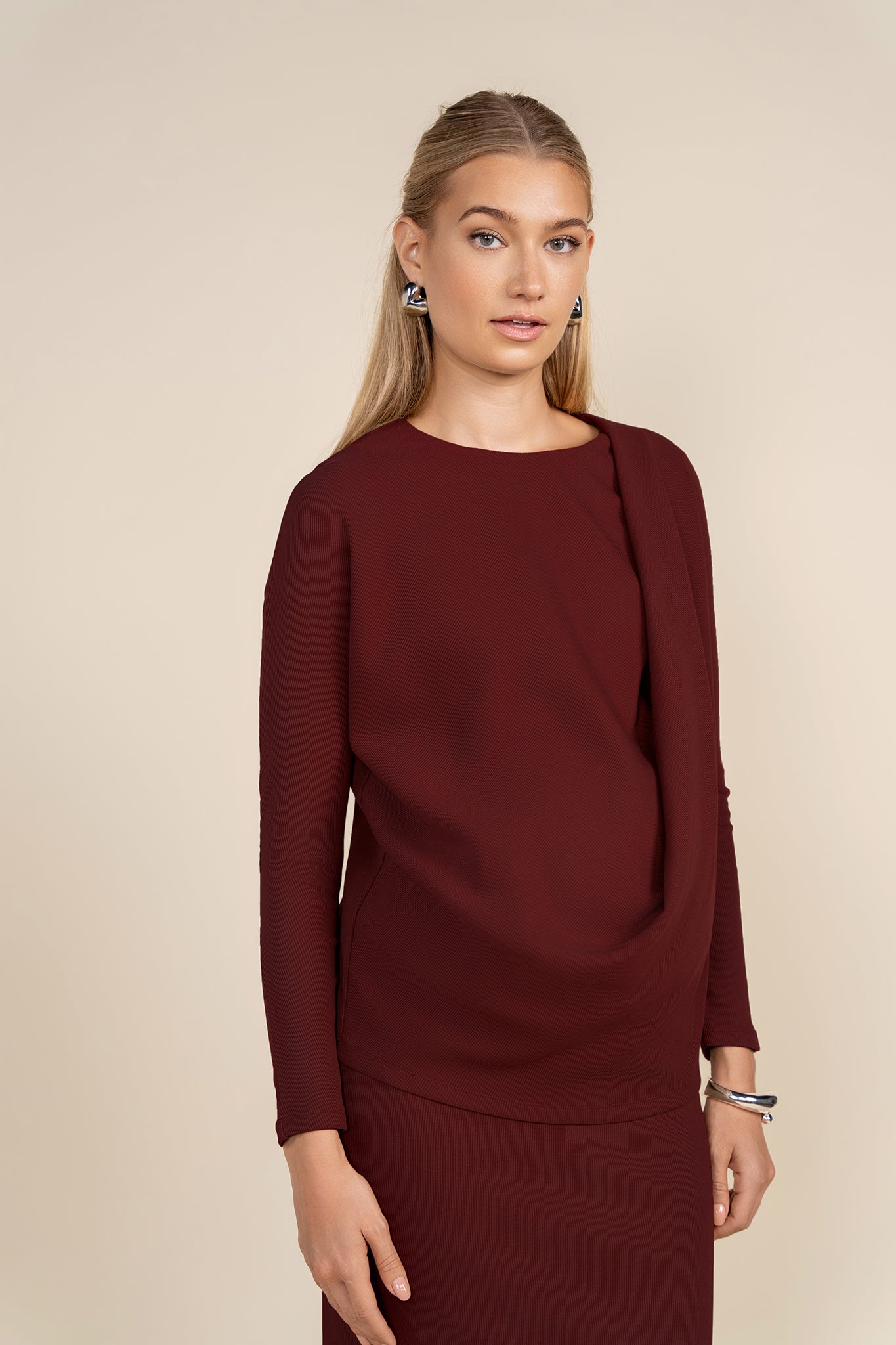 Wynd Maternity Top in Merlot