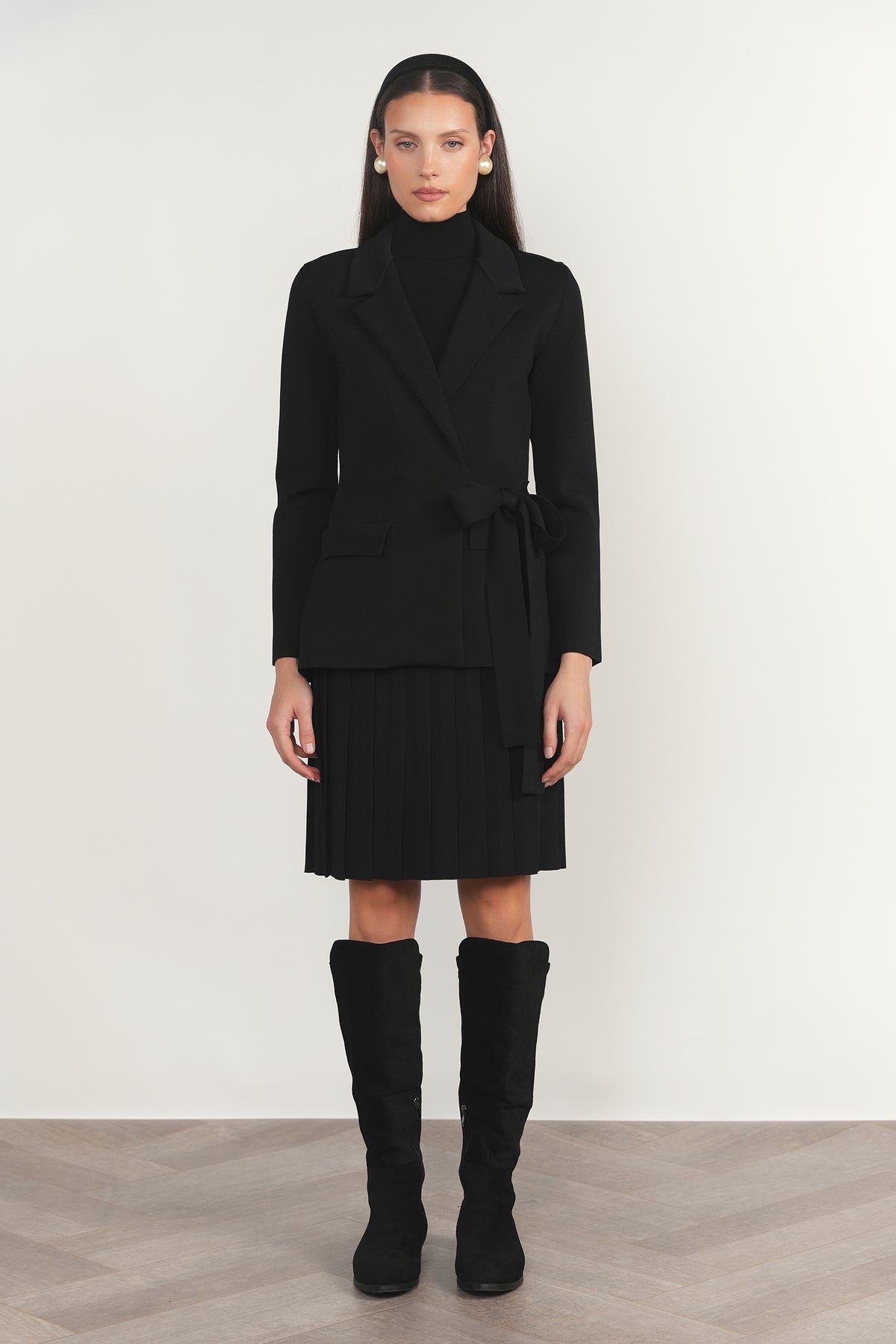 Neva Blazer in Black