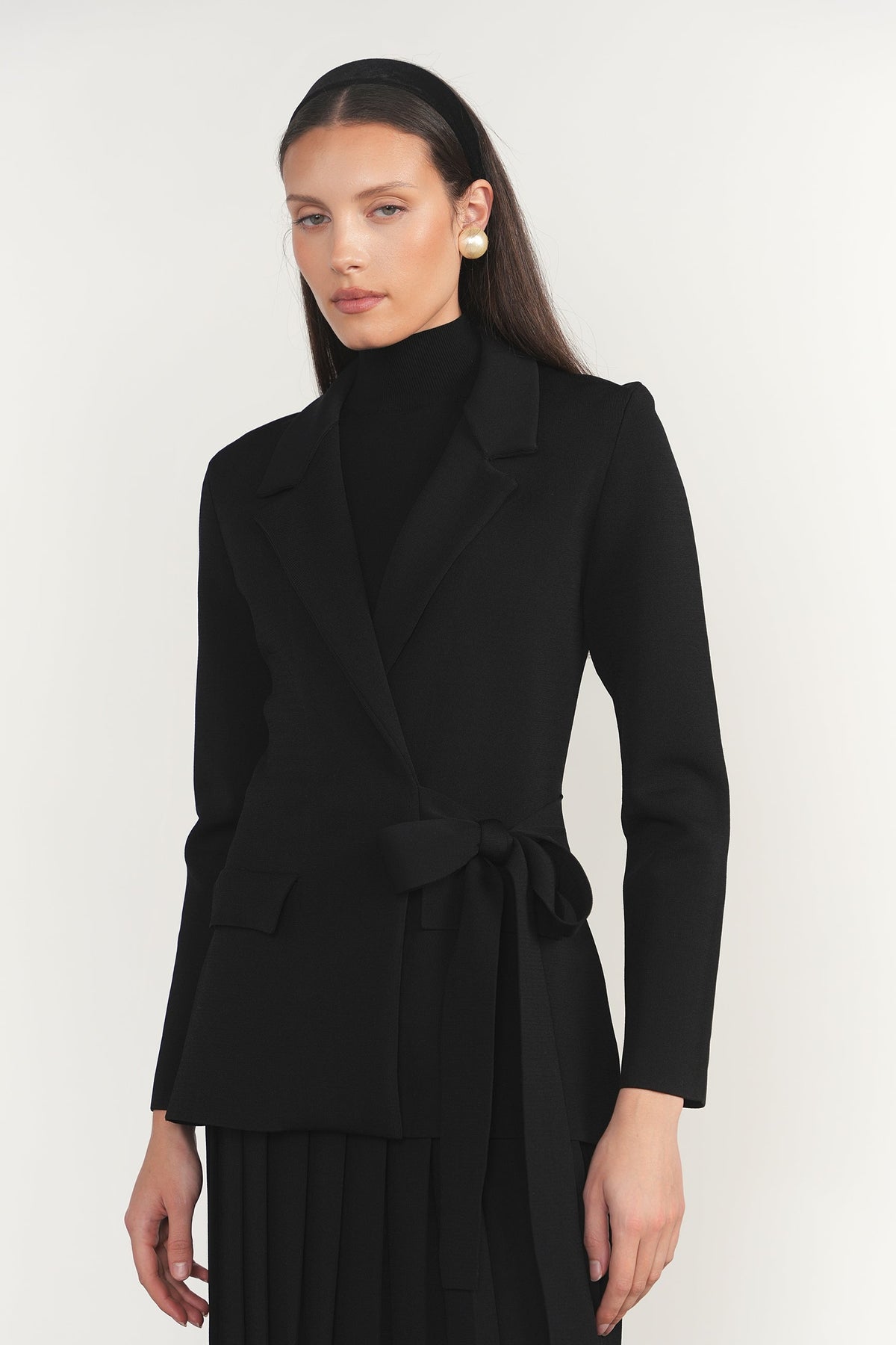 Neva Blazer in Black