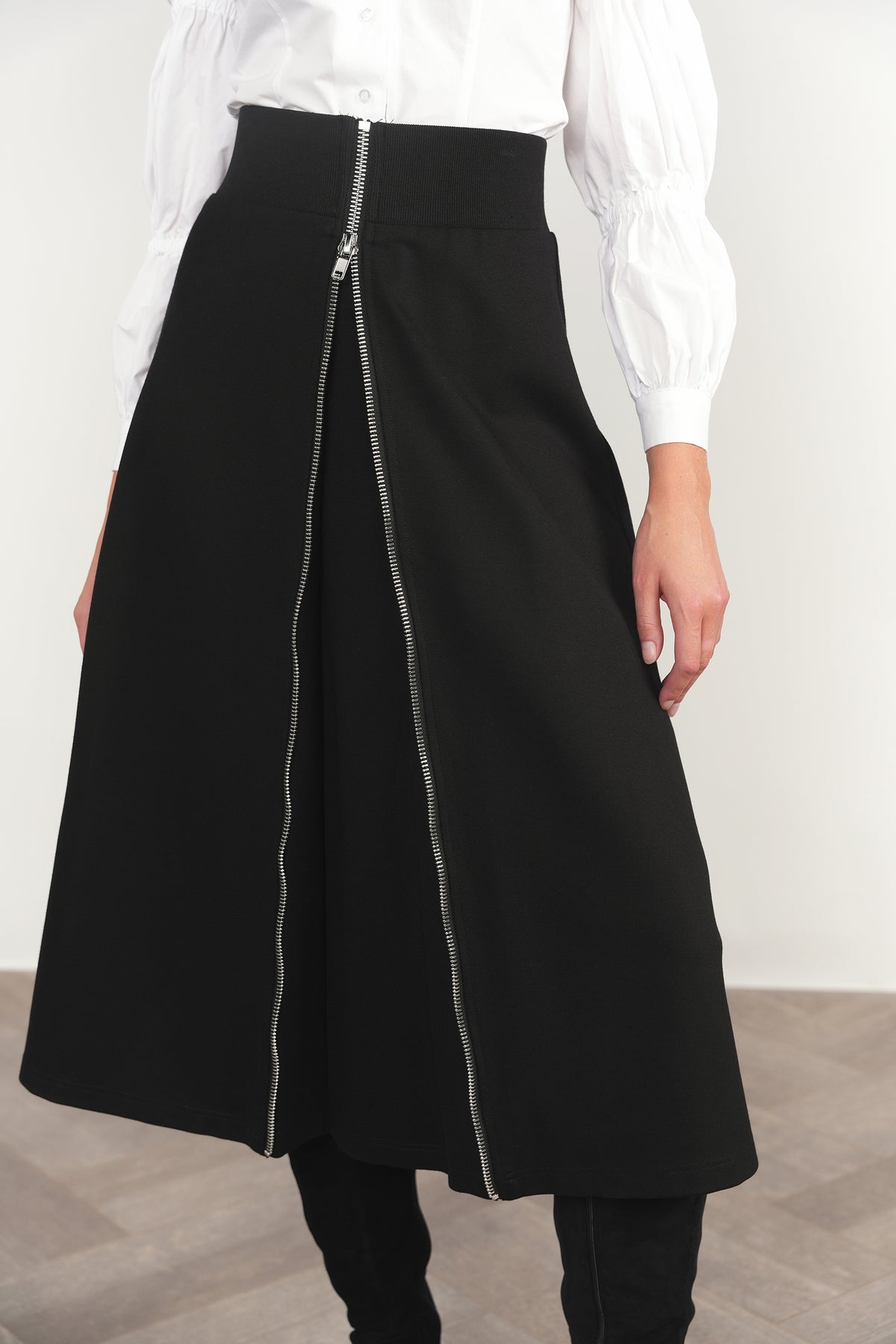 Volga Skirt in Black