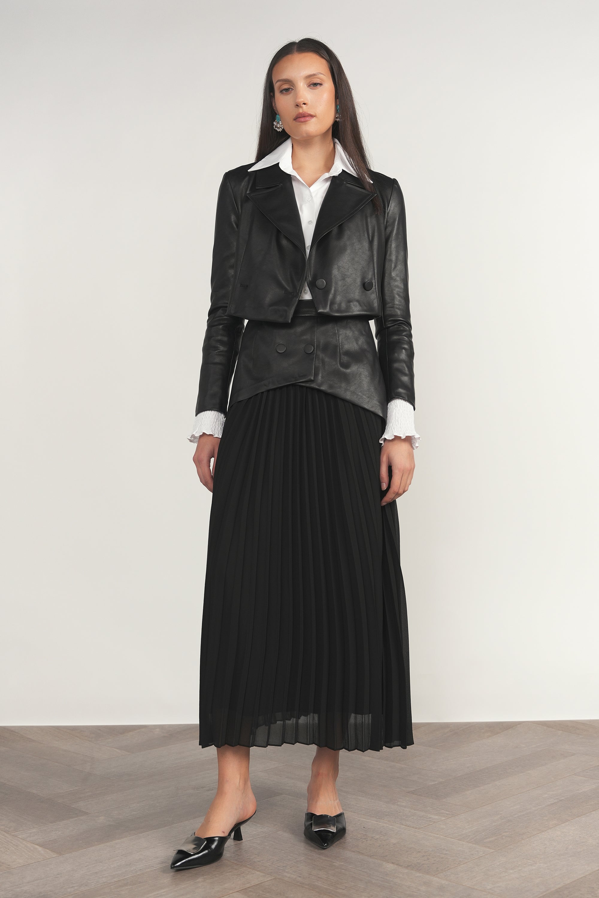 Dee Blazer in Black