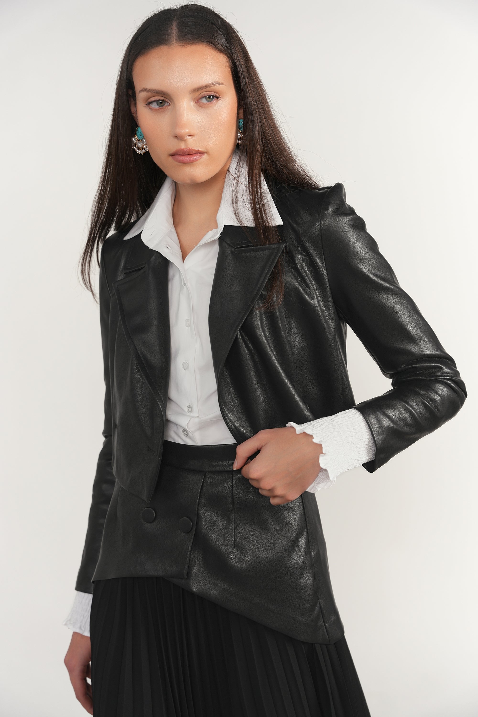 Dee Blazer in Black