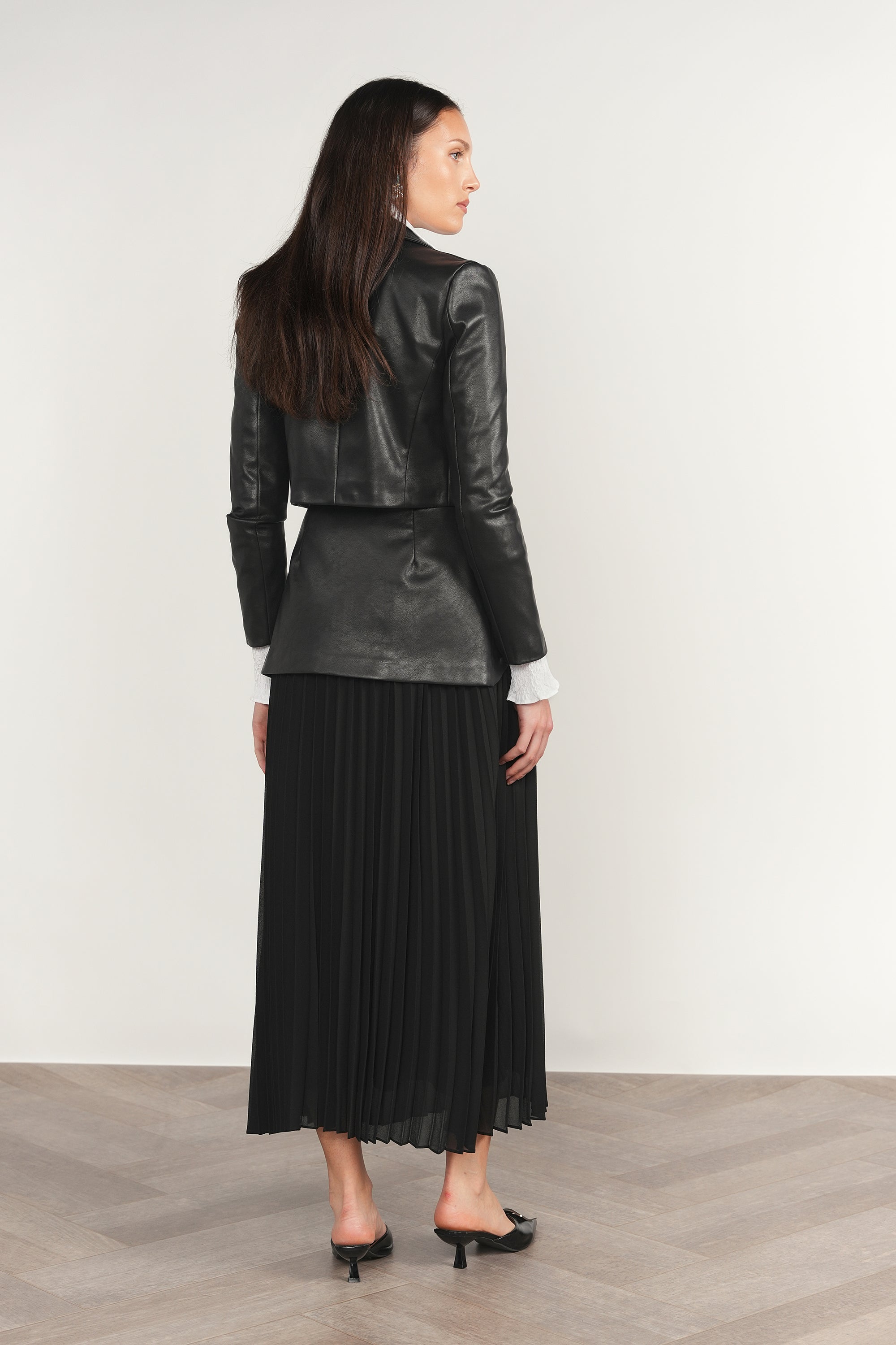 Dee Blazer in Black