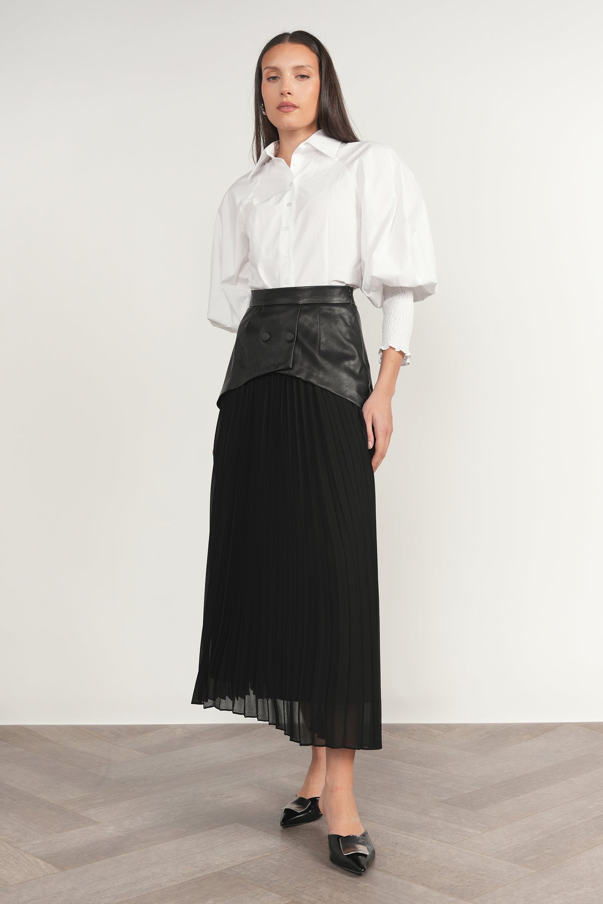 Dee Skirt in Black