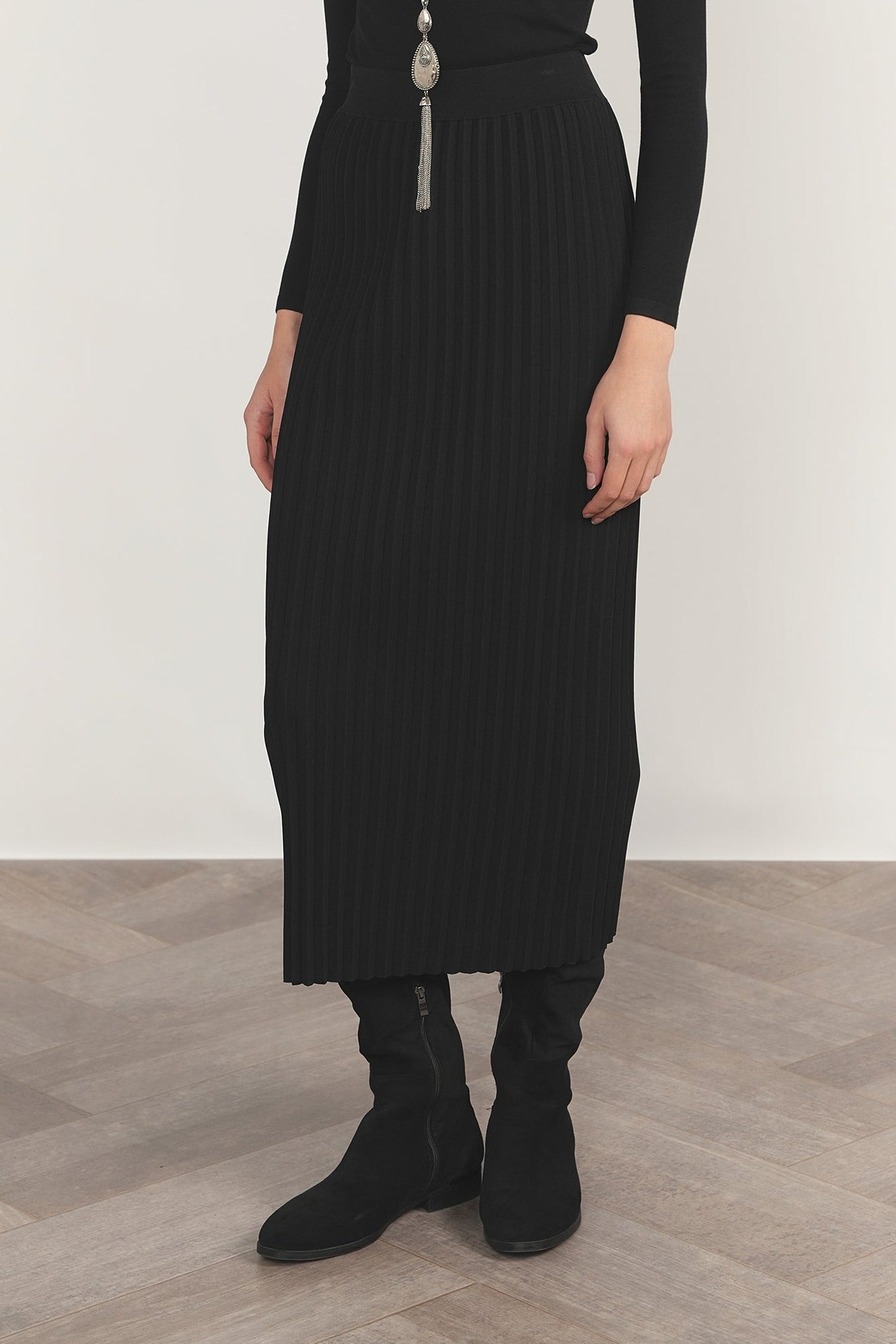 Eden Skirt in Black