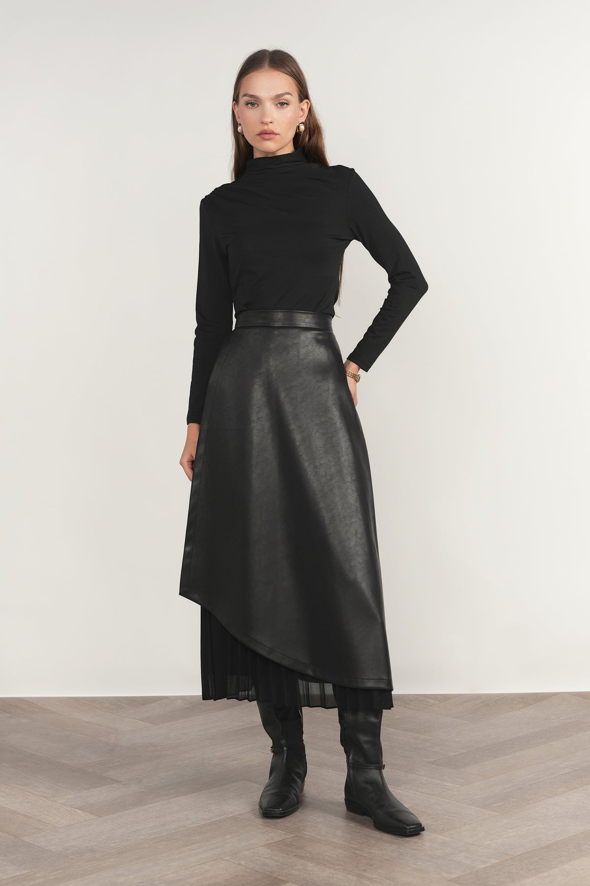 Erne Leather Skirt in Black