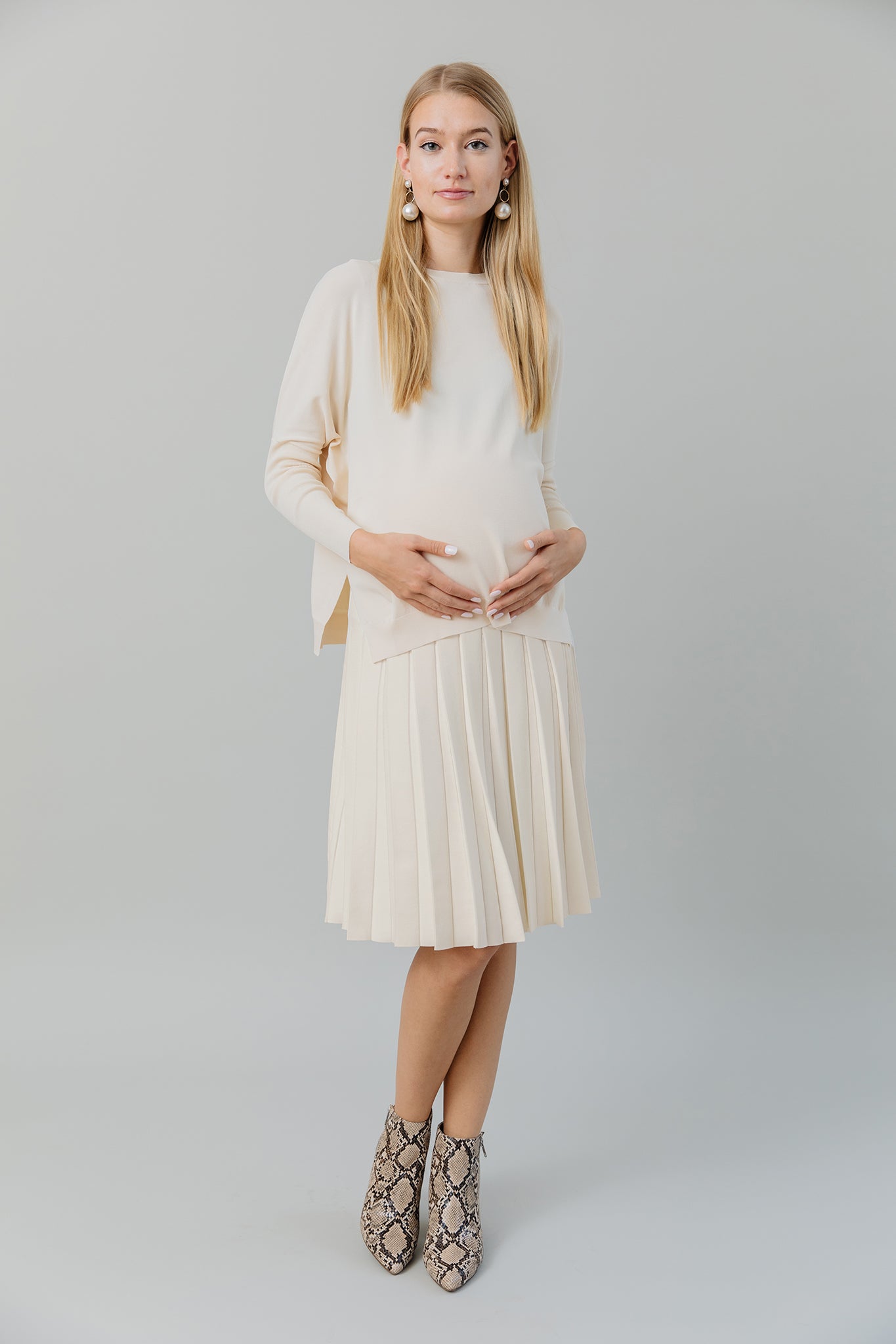 The Maternity Infinity Skirt in Vanilla