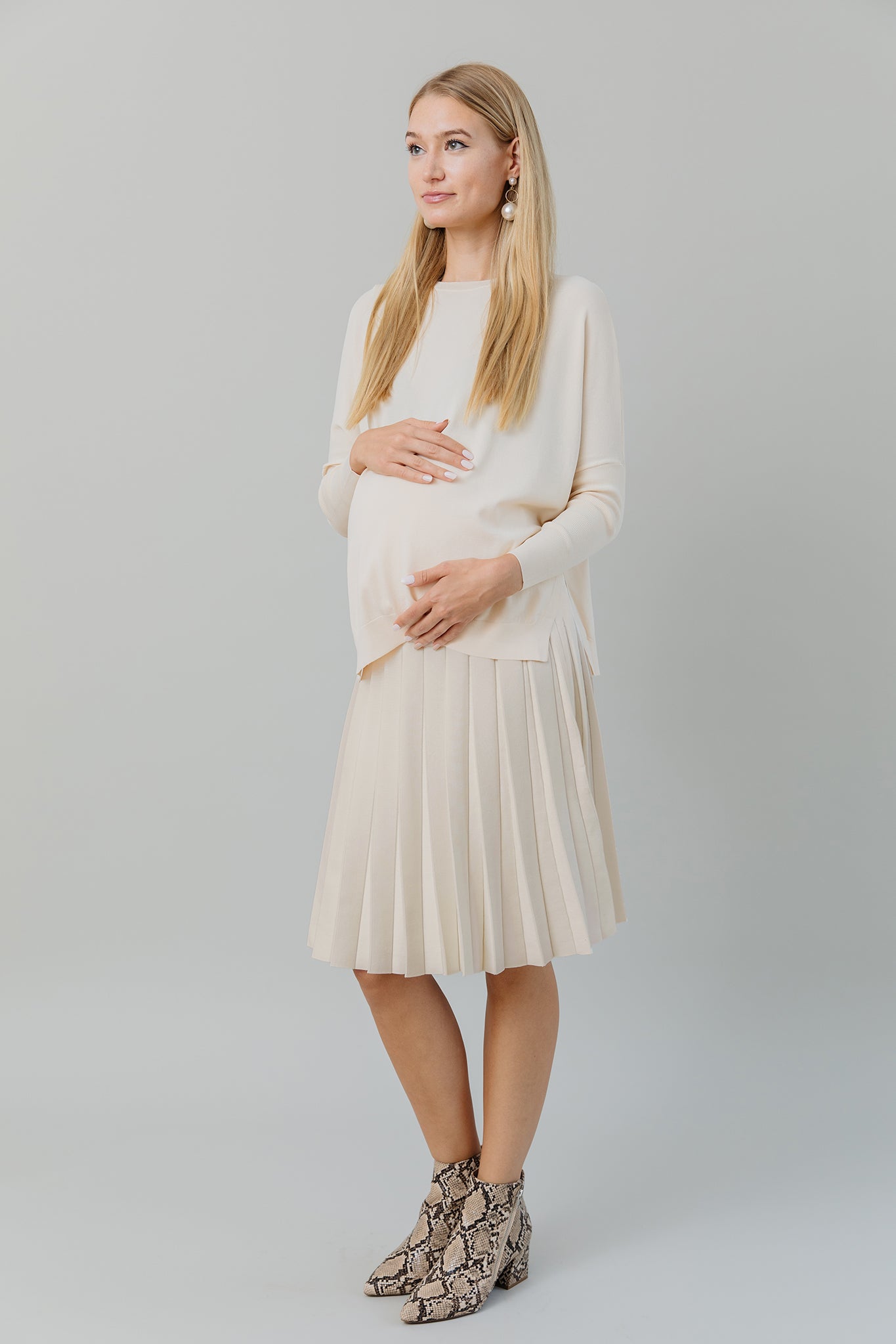 The Maternity Infinity Skirt in Vanilla