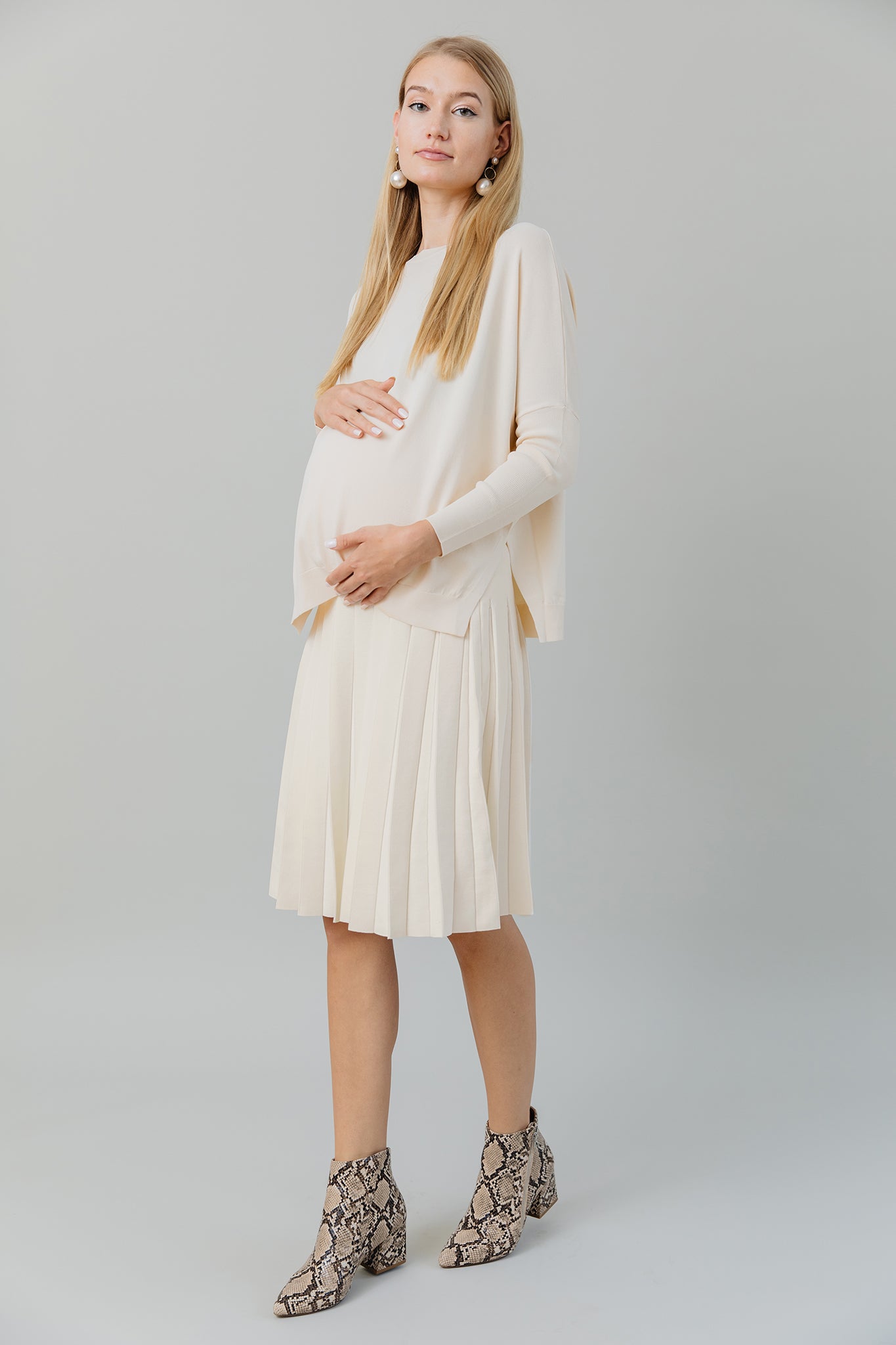 The Maternity Infinity Skirt in Vanilla