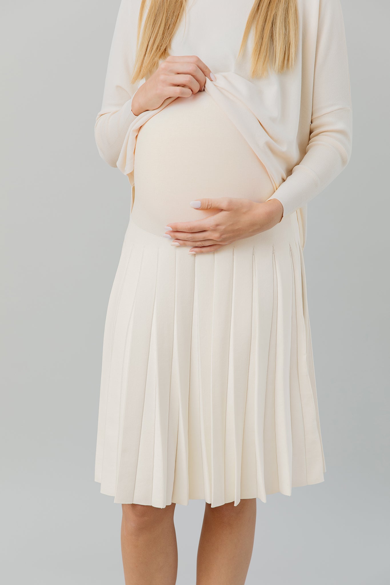 The Maternity Infinity Skirt in Vanilla