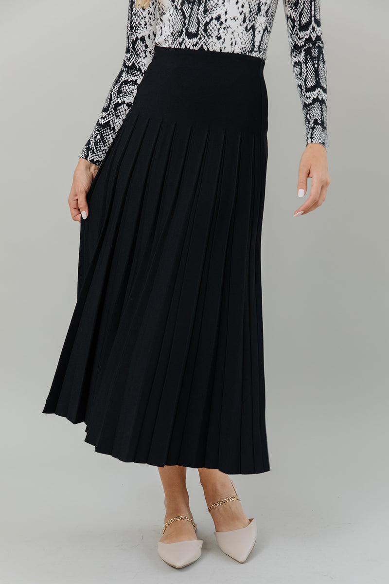 The Maxi Infinity Skirt in Black