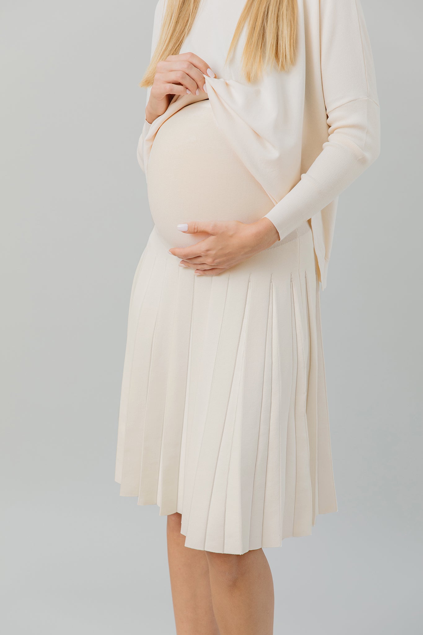 The Maternity Infinity Skirt in Vanilla