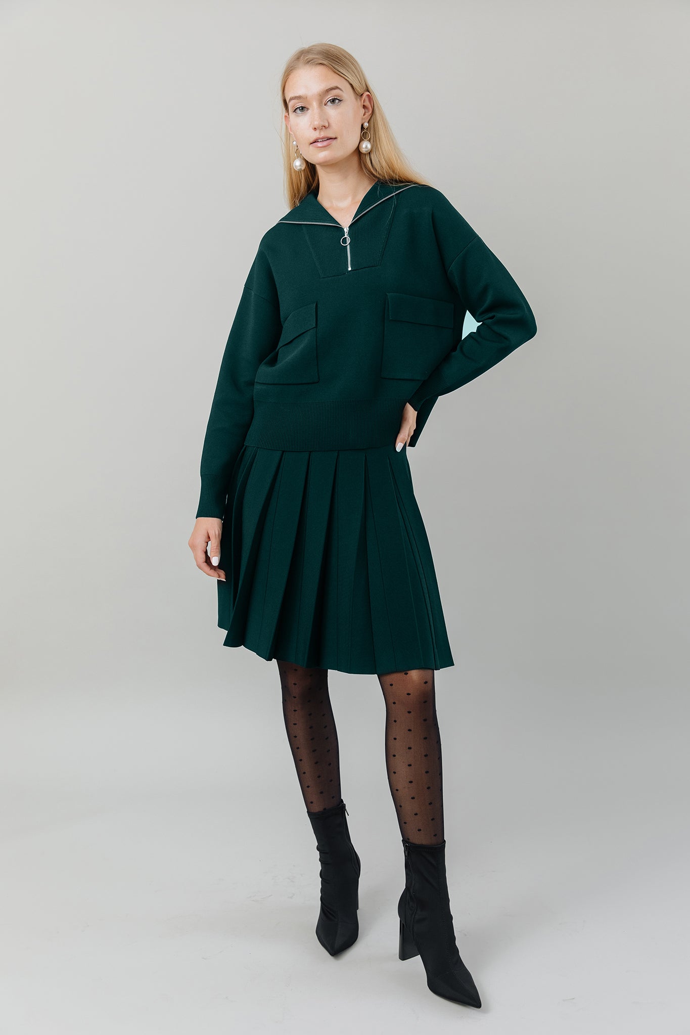 Delta Skirt in Forest Pine (Wide Pleat)