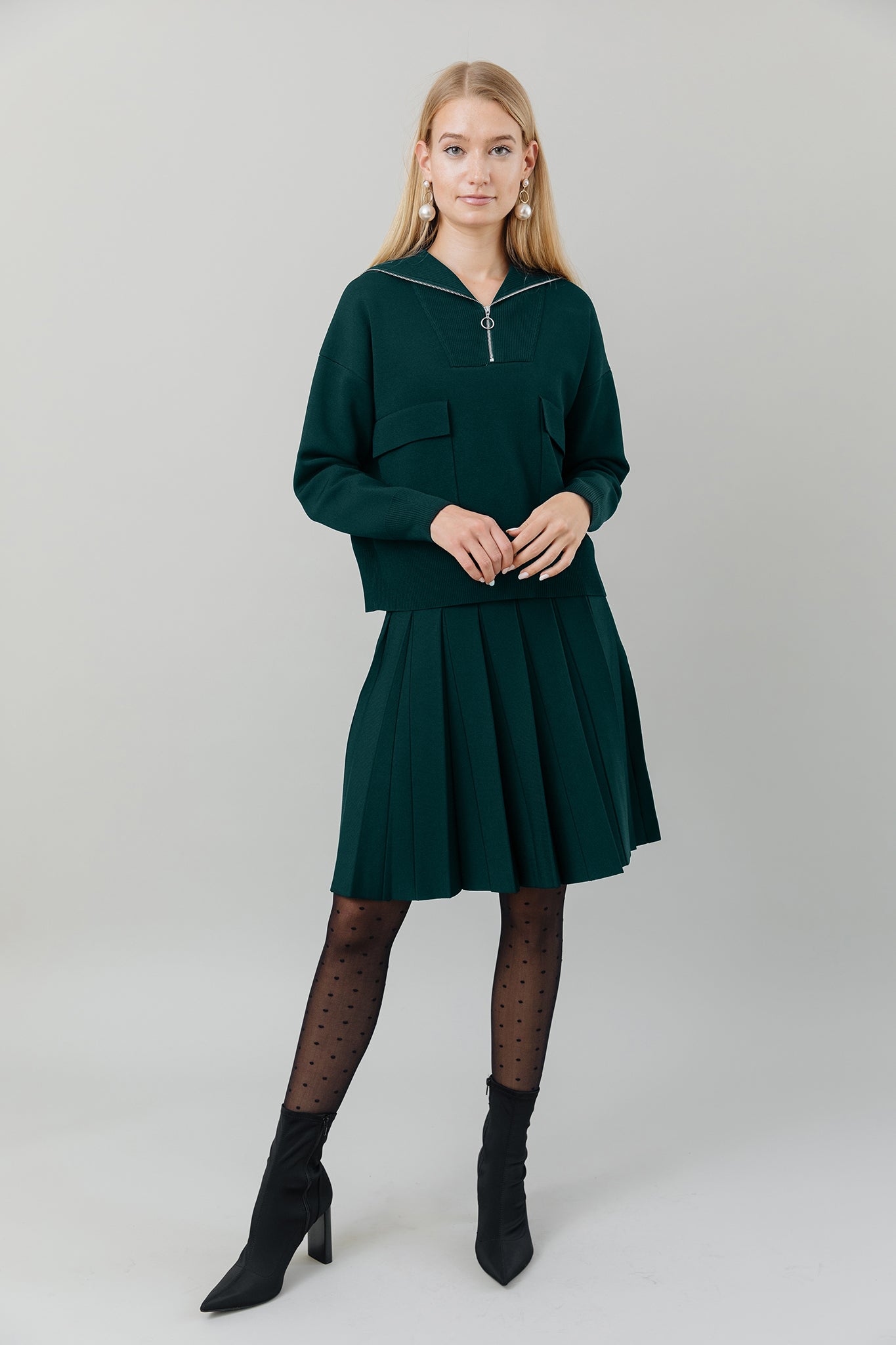 Delta Skirt in Forest Pine (Wide Pleat)