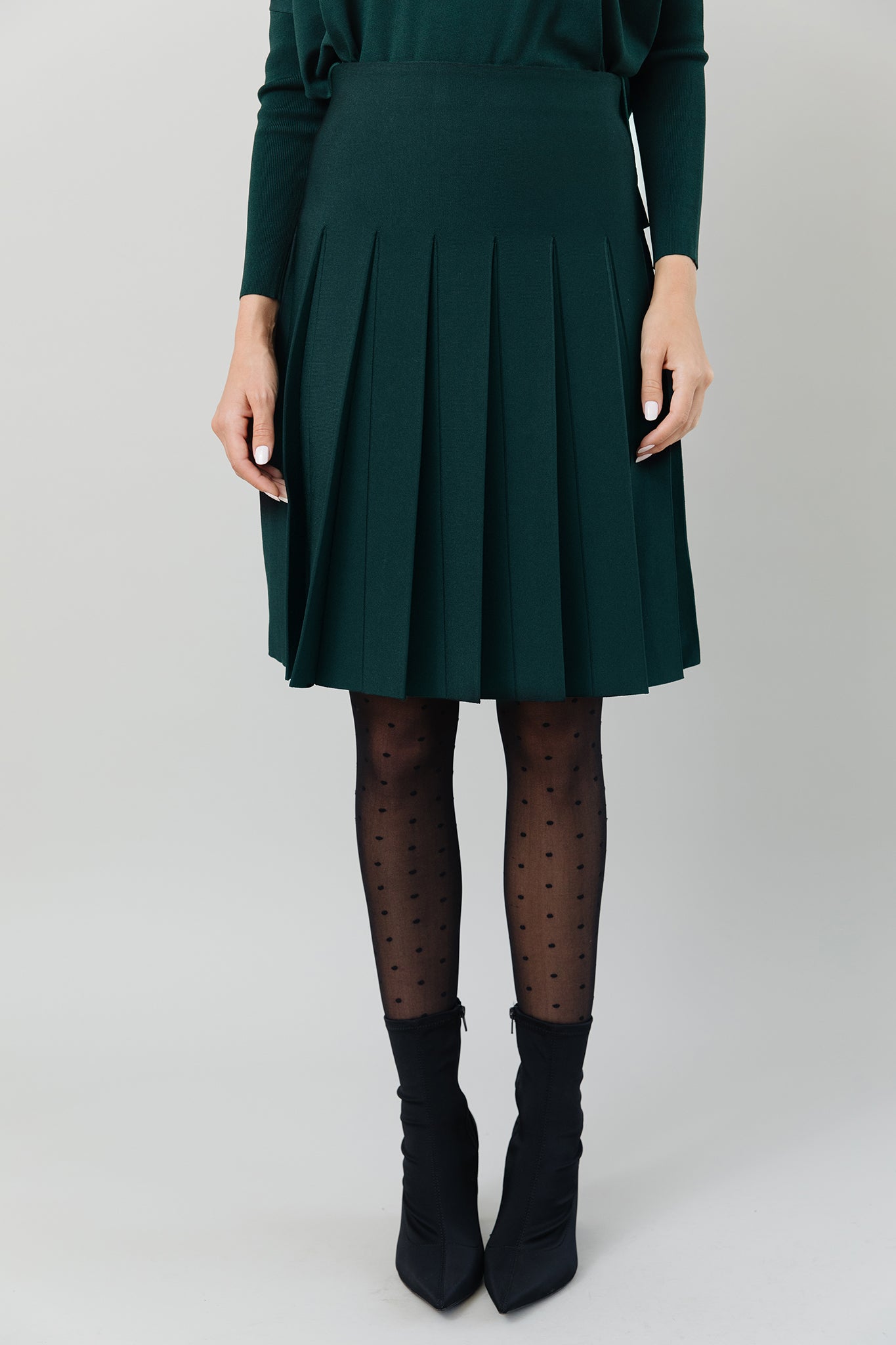 Delta Skirt in Forest Pine (Wide Pleat)