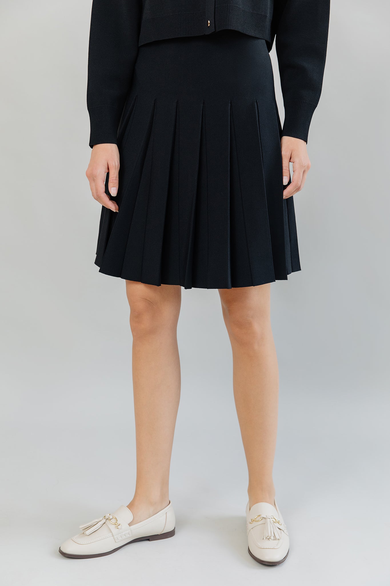 Delta Skirt in Black (Wide Pleat)
